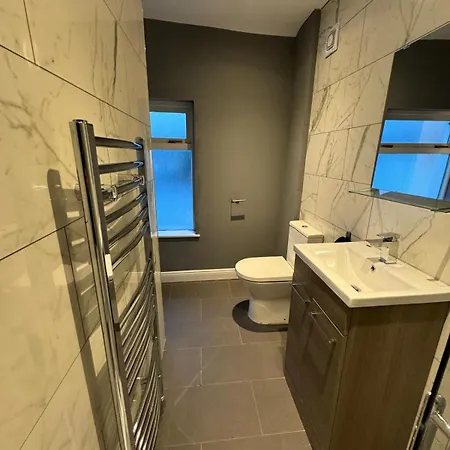 Luxury Triple Near Croke Park - 2 *