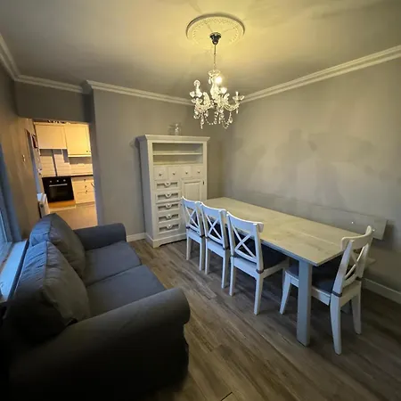 Konukevi Luxury Triple Near Croke Park - 2 Dublin